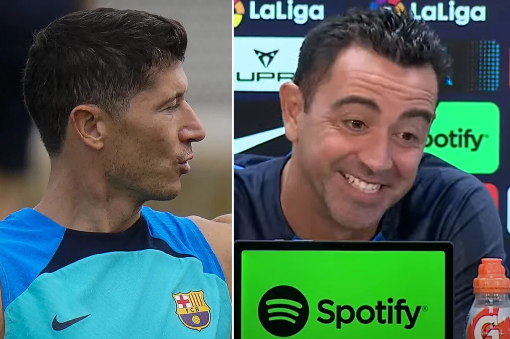 Robert Lewandowski i trener FC Barcelona Xavi Hernandez Robert Lewandowski i trener FC Barcelona Xavi Hernandez