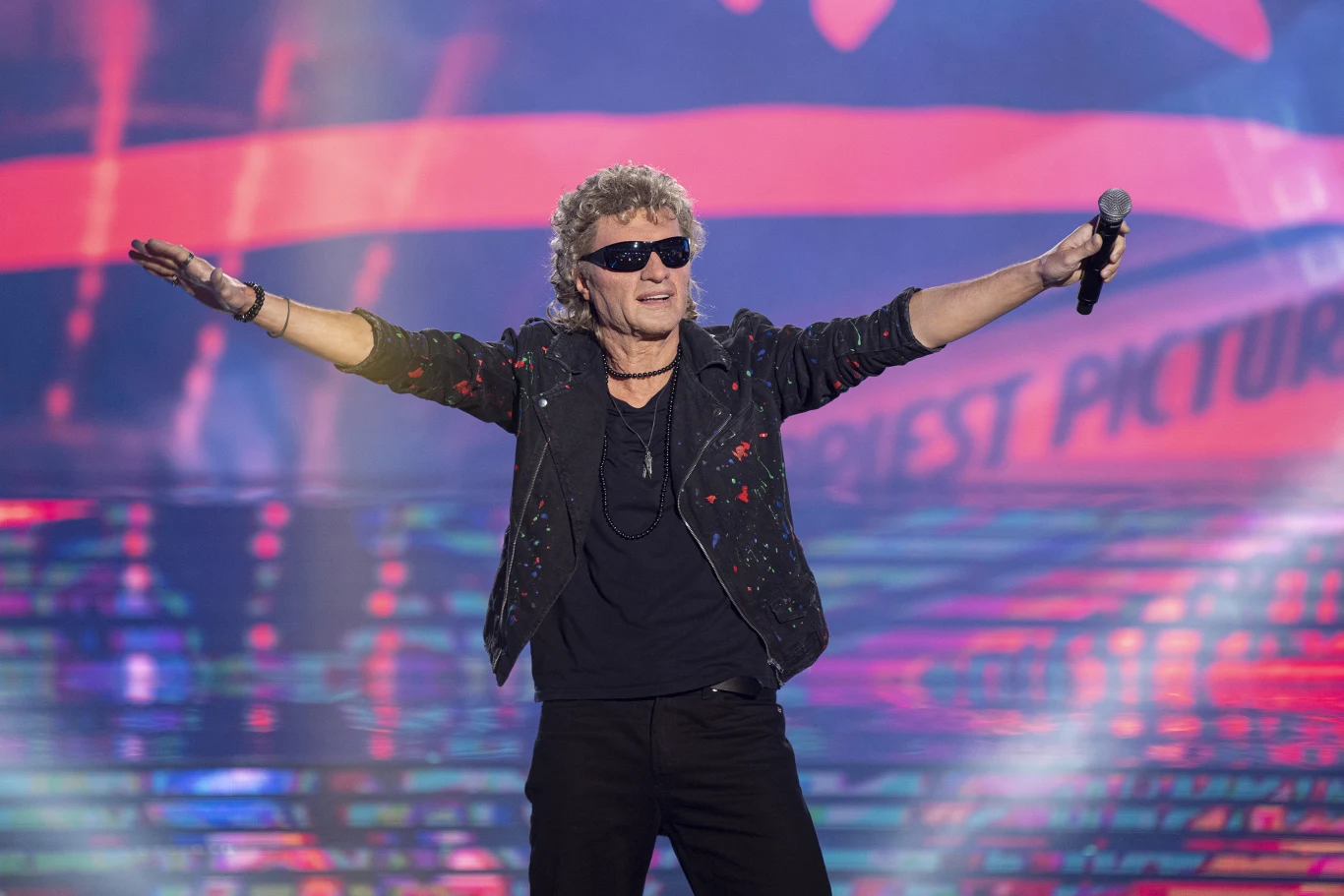 Robert Szpręgiel na scenie "Twoja Twarz Brzmi Znajomo". Robert Szpręgiel na scenie "Twoja Twarz Brzmi Znajomo".