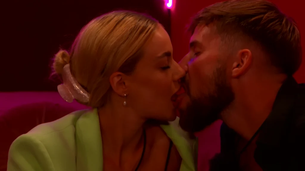 "Love Island. Wyspa Miłości" "Love Island. Wyspa Miłości"