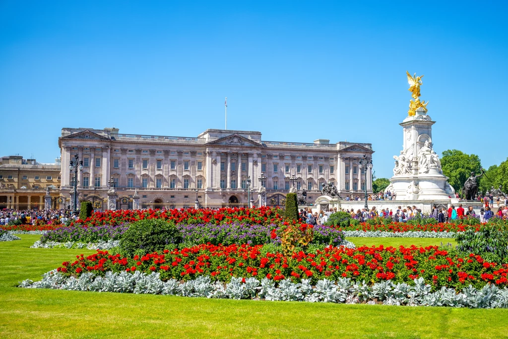 Pałac Buckingham to oficjalna królewska rezydencja