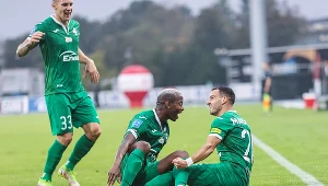 Radość piłkarzy Radomiaka: Dawida Abramowicza, Thabo Cele i Luisa Machado