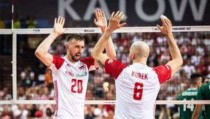 Mateusz Bieniek (z lewej) był wyrózniającym się siatkarzem w polskiej drużynie