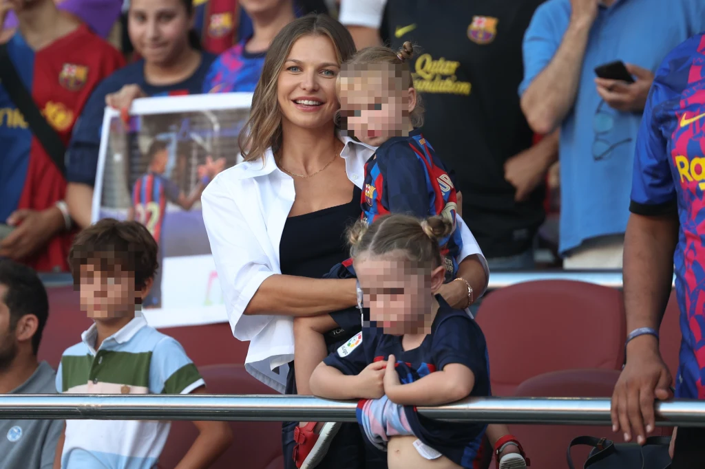Anna Lewandowska z córkami