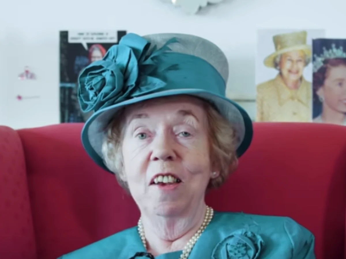 Ella Slack na YouTubie https://www.youtube.com/watch?v=jnNPDQWkCRI