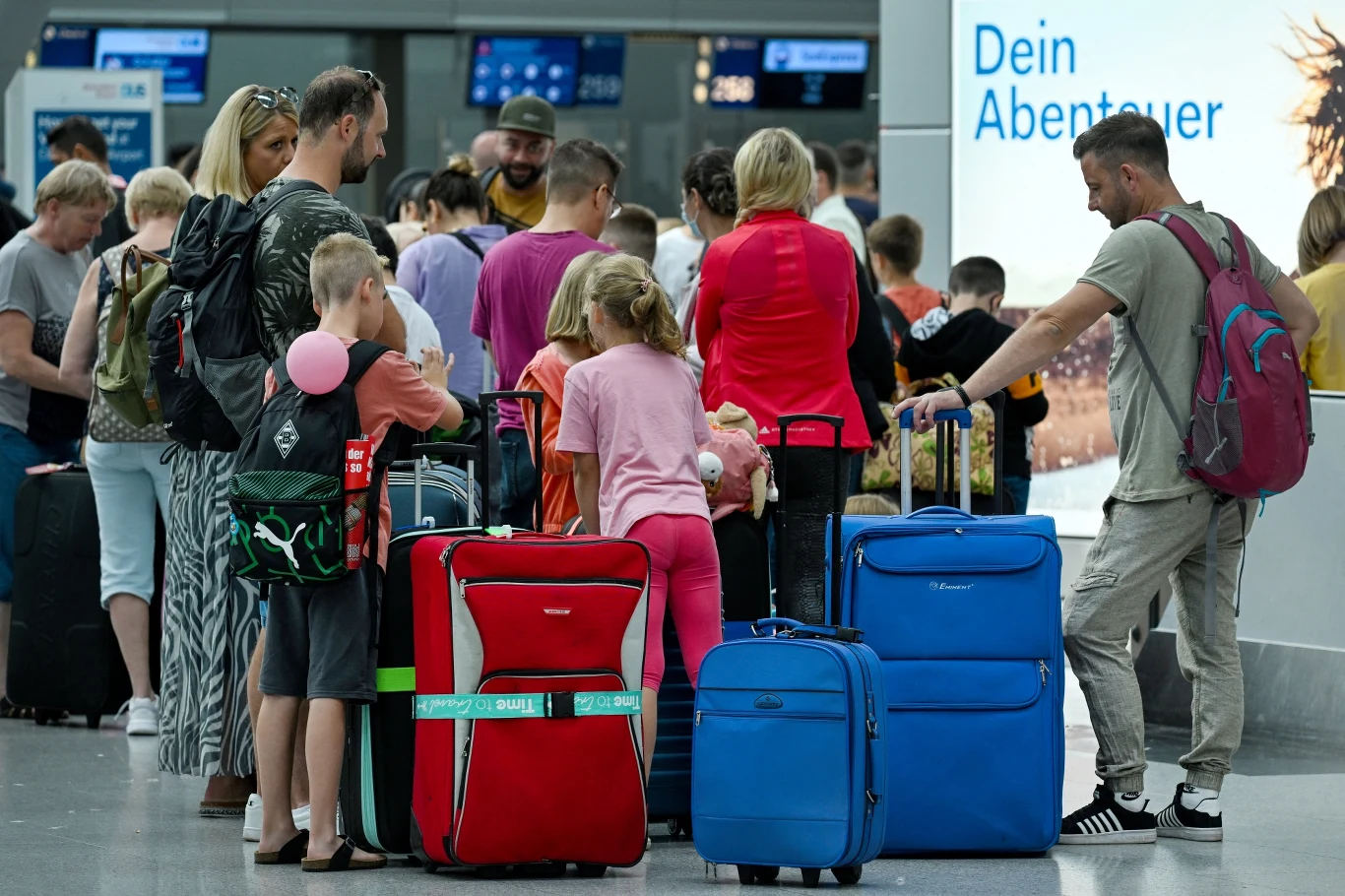 Wstąpienie Bułgarii do strefy Schengen oznacza szybszą i sprawniejszą odprawę i kontrolę na lotnisku, zdjęcie ilustracyjne