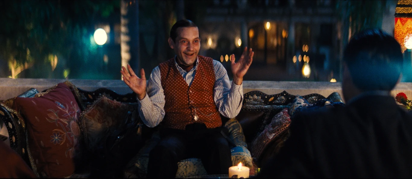 Tobey Maguire w roli Jamesa McKaya w filmie "Babilon"