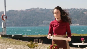 "Zranione ptaki" to bardzo popularny serial turecki, emitowany przez Telewizję Publiczną. Co wydarzy się w kolejnych odcinkach?