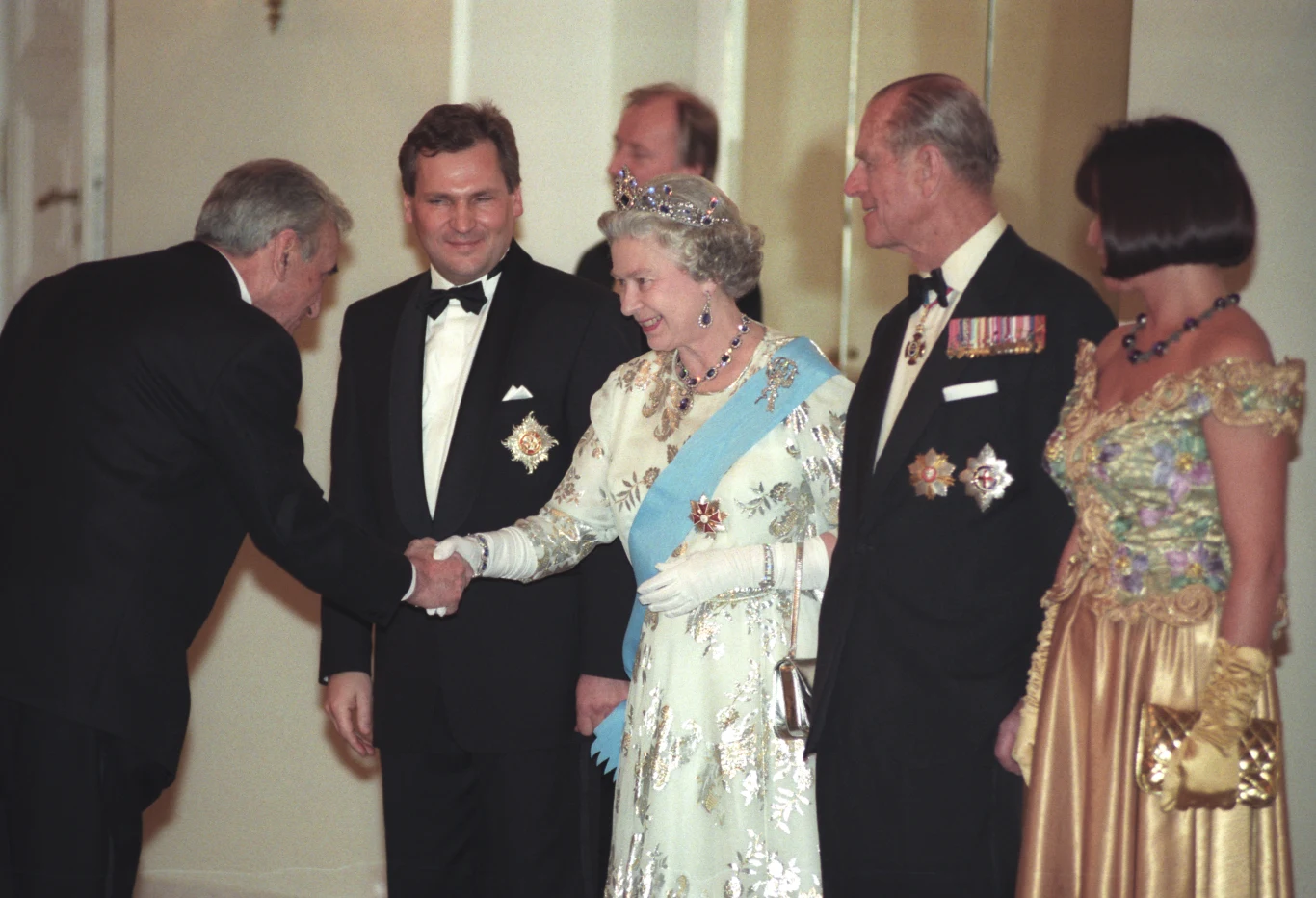 Kwaśniewscy na spotkaniu z królową Kwaśniewscy na spotkaniu z królową