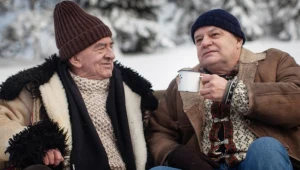 Jerzy Trela i Krzysztof Globisz w filmie "Prawdziwe życie aniołów"