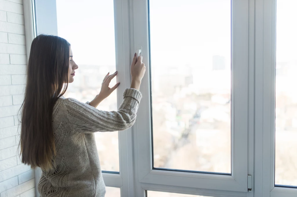 Nieszczelne okna mogą znacząco wpływać na twoje rachunki.
