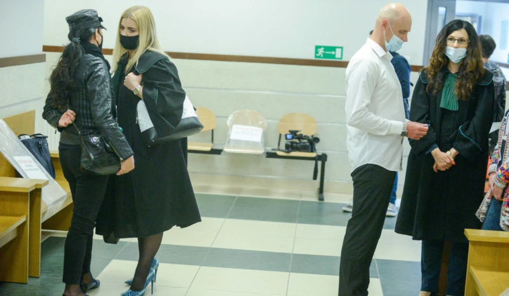 Ewa Krawczyk i Krzysztof Igor junior w sądzie Ewa Krawczyk i Krzysztof Igor junior w sądzie