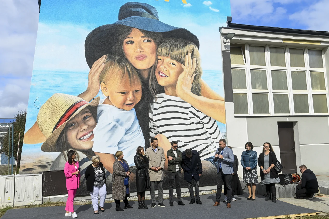 Odsłonięcie muralu Anny Przybylskiej Odsłonięcie muralu Anny Przybylskiej