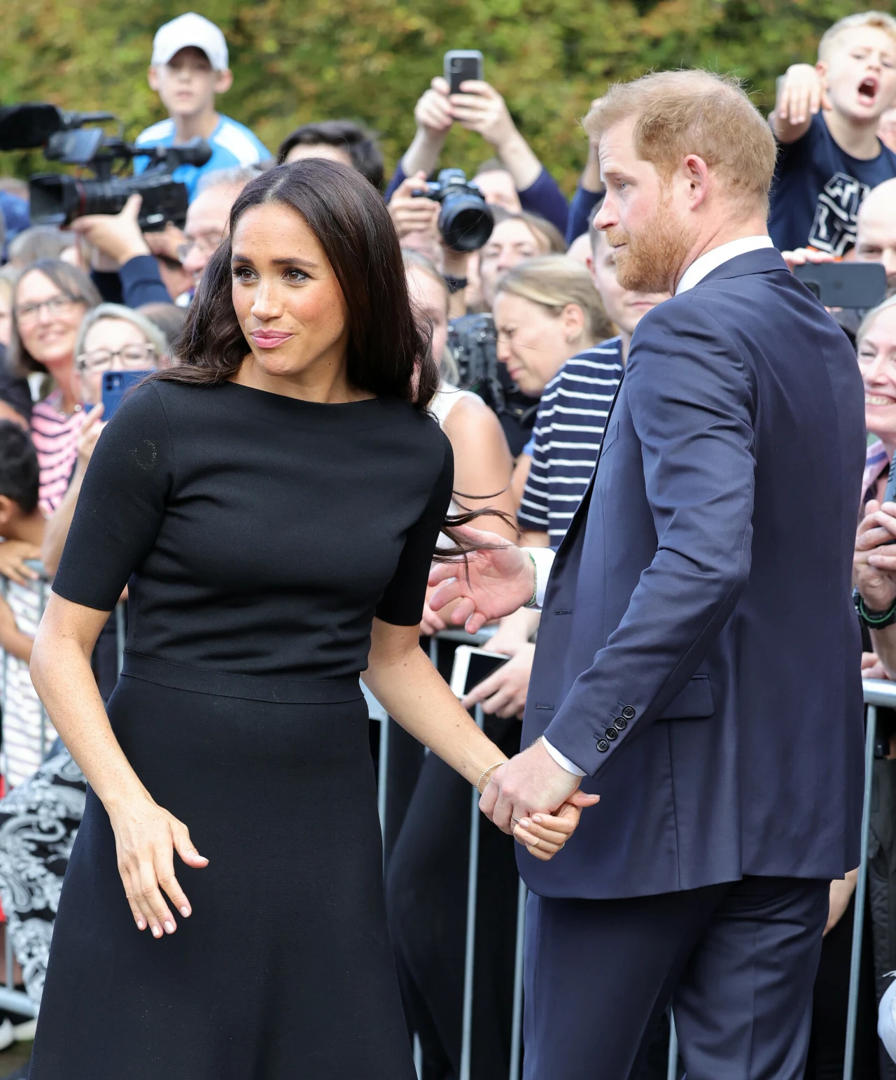 Meghan i Harry na spotkaniu z żałobnikami Meghan i Harry na spotkaniu z żałobnikami