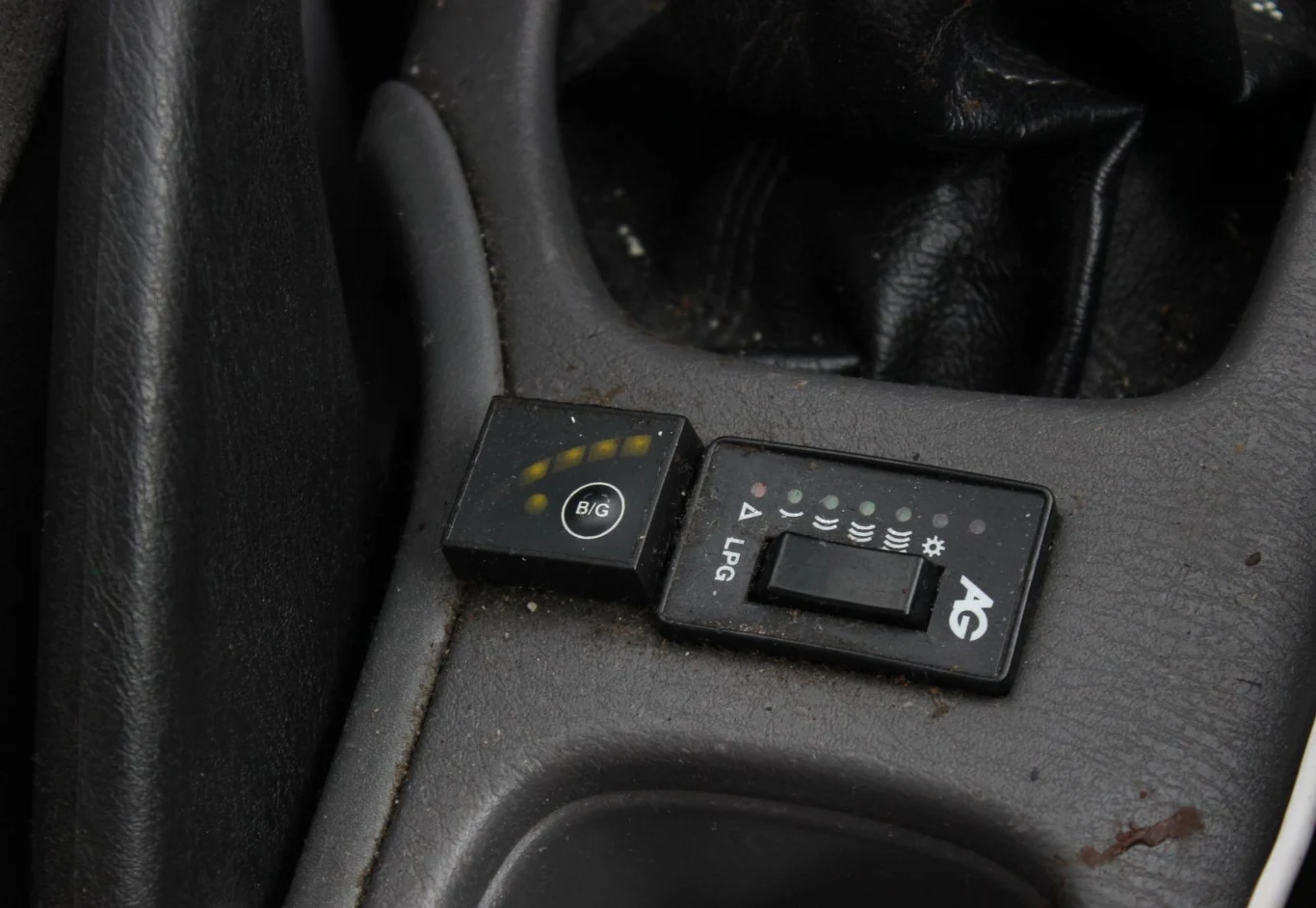 Stara Avensis "przeżyła" dwie instalacje gazowe i trzy zbiorniki LPG... Stara Avensis "przeżyła" dwie instalacje gazowe i trzy zbiorniki LPG...