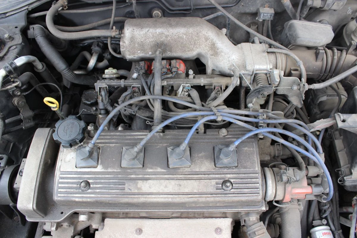 Auto trafiło do Polski w 2008 roku. Nowe świece i przewody zapłonowe otrzymało dopiero w 2017 przy przebiegu ponad 344 tys. km Auto trafiło do Polski w 2008 roku. Nowe świece i przewody zapłonowe otrzymało dopiero w 2017 przy przebiegu ponad 344 tys. km