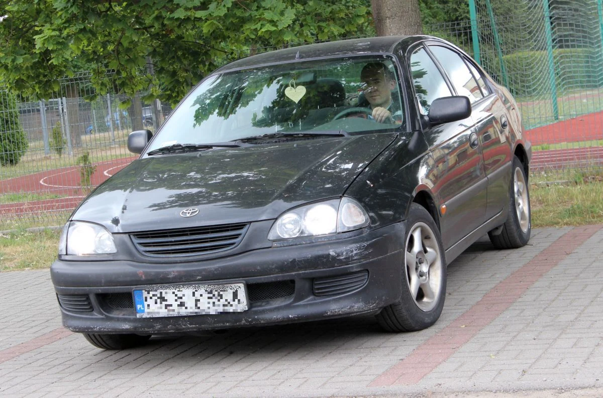 Stara Toyota Avensis - najprawodpodniej - wciąż jeździ, tyle że w zdecydowanie cieplejszym klimacie Stara Toyota Avensis - najprawodpodniej - wciąż jeździ, tyle że w zdecydowanie cieplejszym klimacie
