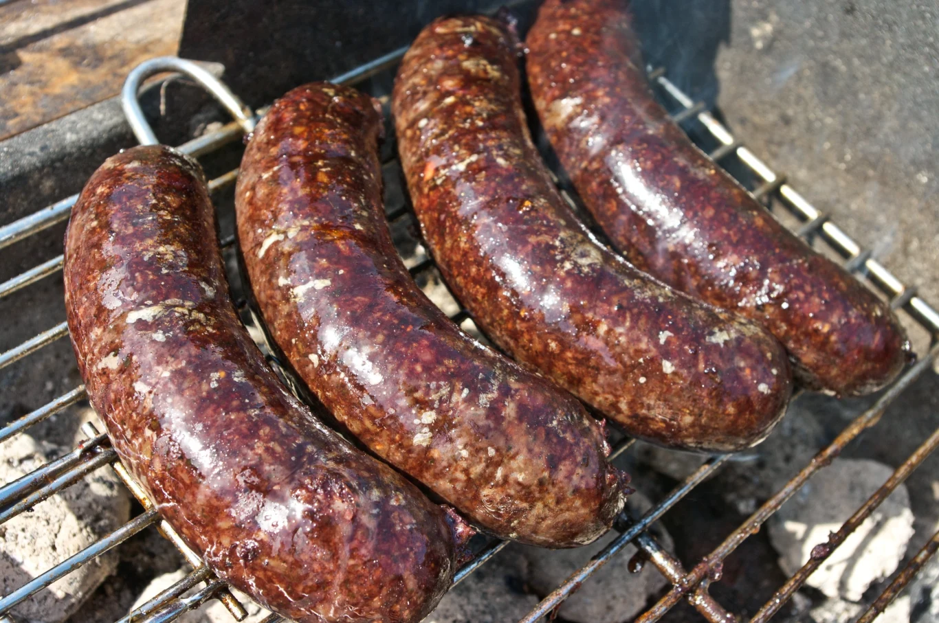 Nie musisz żegnać kaszanki wraz z zakończeniem sezonu grillowego