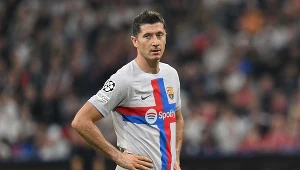 Mazraoui zatrzymał Lewandowskiego. Teraz otrzyma nagrodę! 