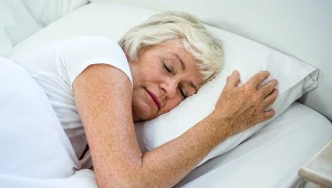 Zasypiasz po obiedzie lub przed telewizorem? Tak organizm bije na alarm