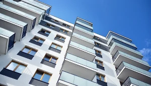 W sierpniu sprzedaż mieszkań mniejsza o 45 proc. rok do roku