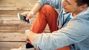 Czy pracodawca może nie przyjąć wypowiedzenia złożonego mailem lub SMS-em? 