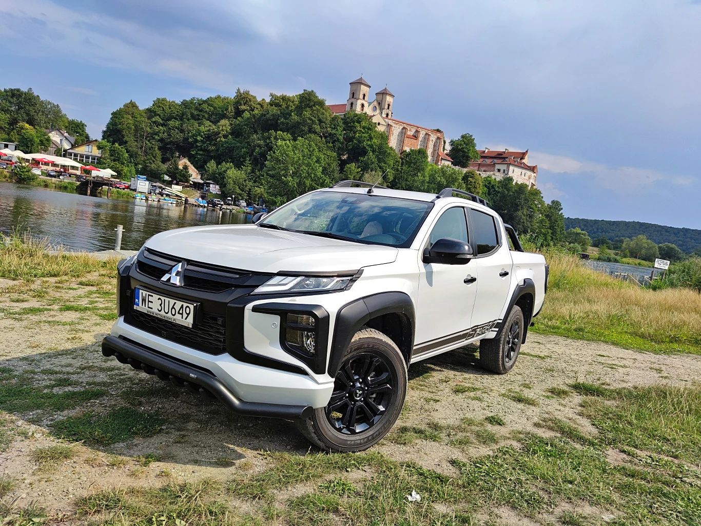 Mitsubishi L200