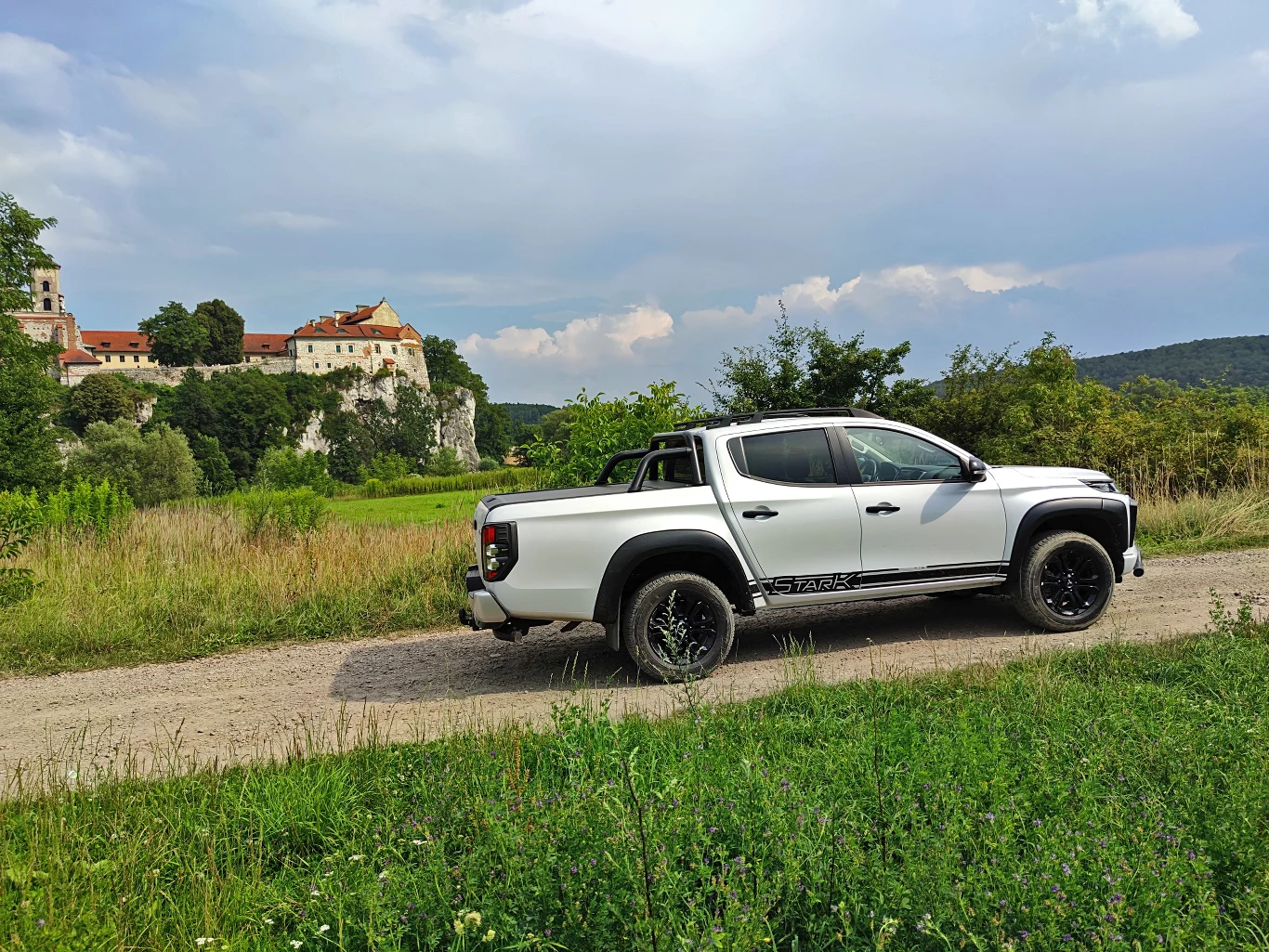 Mitsubishi L200