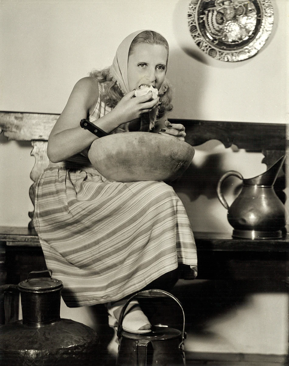 Zdjęcia zostały wykorzystane w albumie „Tamara Łempicka” wydawnictwa BoSz i pochodzą ze zbiorów Tamara de Lempicka Estate,LLC Zdjęcia zostały wykorzystane w albumie „Tamara Łempicka” wydawnictwa BoSz i pochodzą ze zbiorów Tamara de Lempicka Estate,LLC