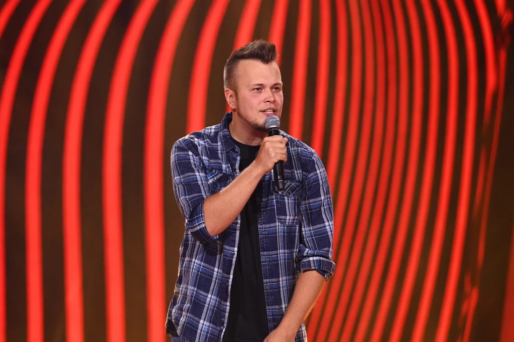 Bogdan Świerczek na scenie "The Voice of Poland"