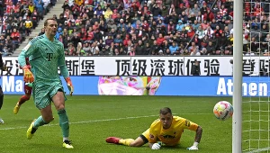 Gikiewicz otrzyma niezwykły prezent za świetny występ. Wyśle mu go... Neuer