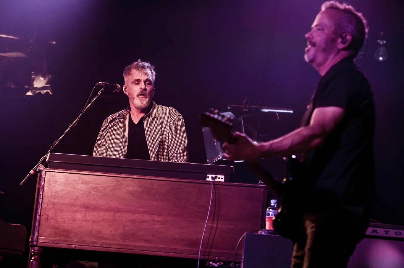 Counting Crows powrócili do Polski po 14 latach. Na koncercie w klubie Stodoła zjawiły się prawdziwe tłumy fanów.