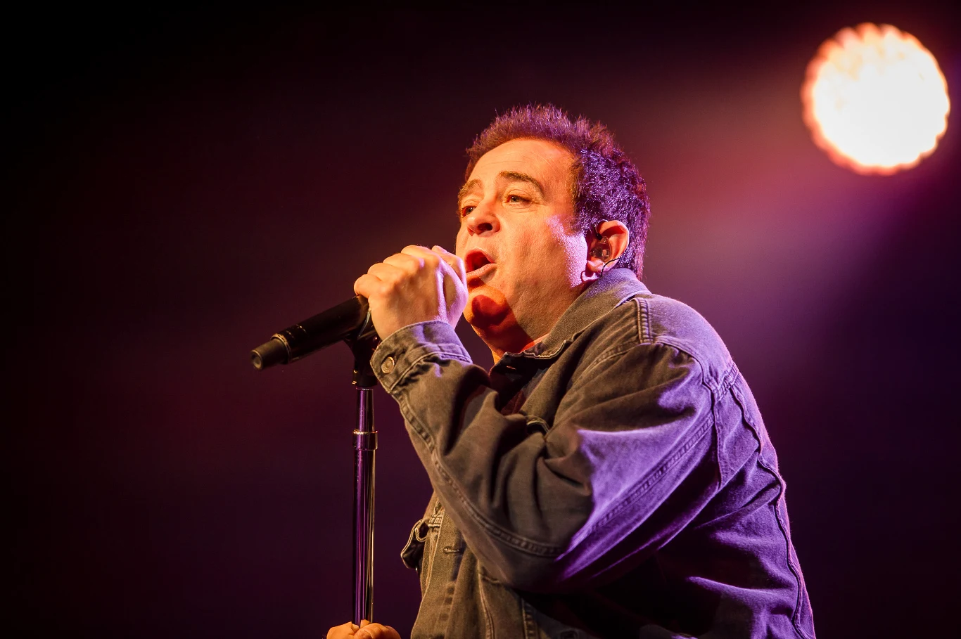 Counting Crows powrócili do Polski po 14 latach. Na koncercie w klubie Stodoła zjawiły się prawdziwe tłumy fanów.