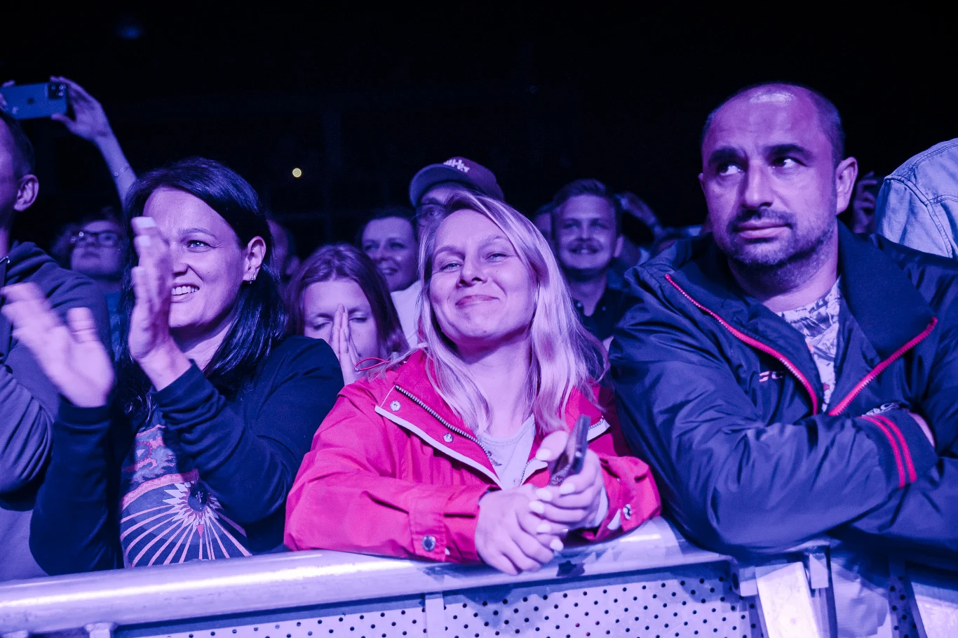 Counting Crows powrócili do Polski po 14 latach. Na koncercie w klubie Stodoła zjawiły się prawdziwe tłumy fanów.