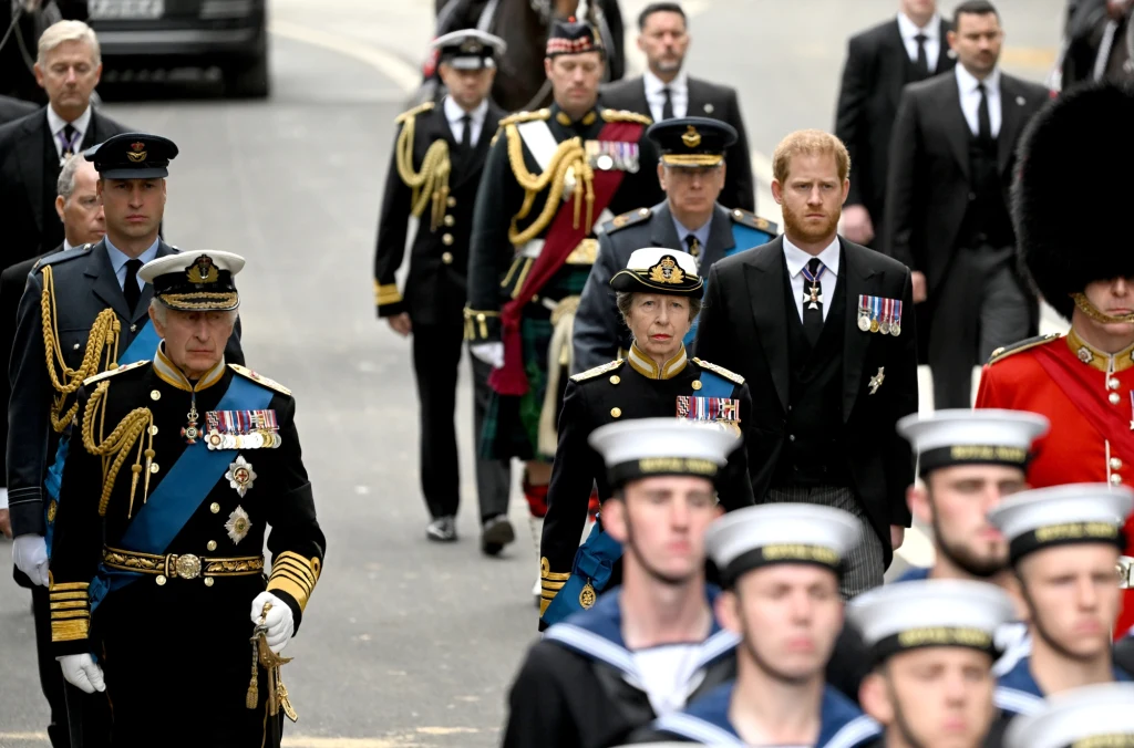 Harry w kondukcie żałobnym