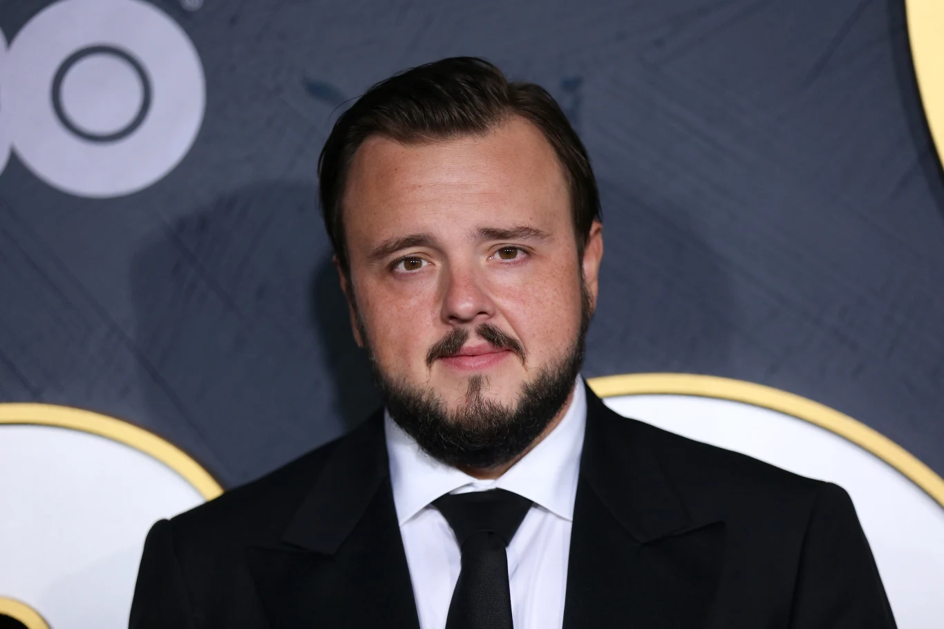 John Bradley podczas Emmy Awards 2019 John Bradley podczas Emmy Awards 2019