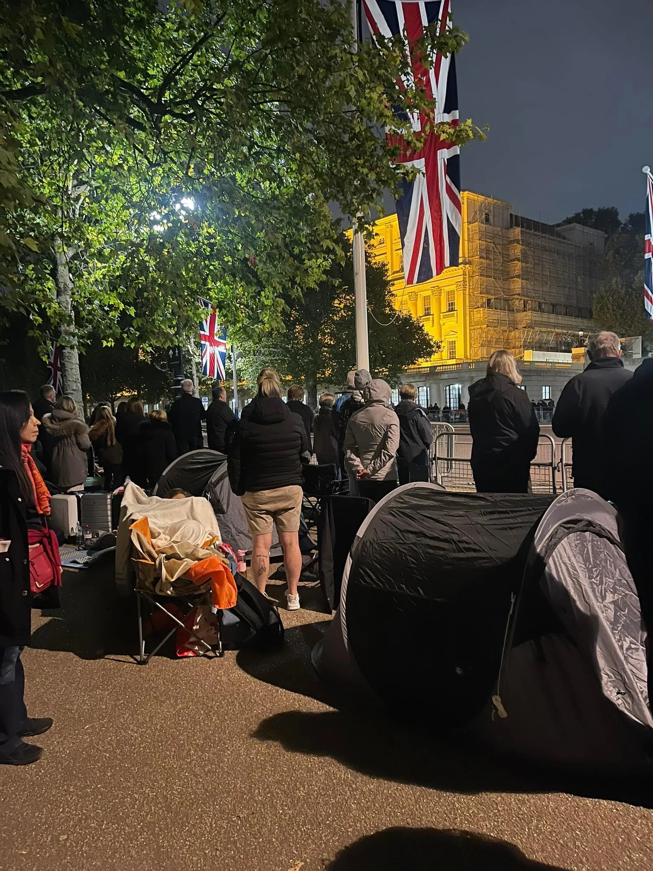 Namioty oczekujących na pogrzeb Królowej Elżbiety II / fot. Marta Niemira Namioty oczekujących na pogrzeb Królowej Elżbiety II / fot. Marta Niemira