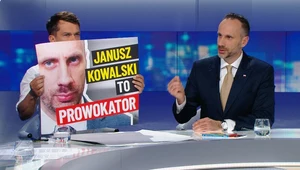 Michał Kołodziejczak przyniósł do studia Polsat News rekwizyty