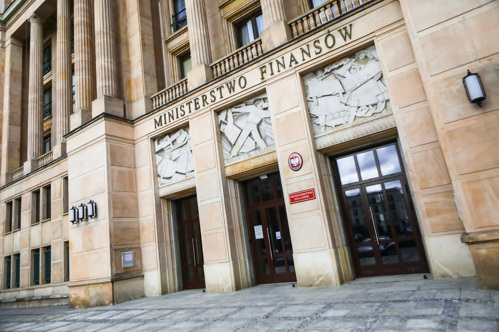 Według wstępnych szacunkowych danych zadłużenie Skarbu Państwa na koniec sierpnia 2022 r. wyniosło ok. 1 bln 204,1 mld zł