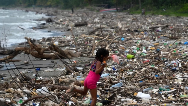 Wody Ameryki Centralnej zostały zalane przez plastikowe śmieci. Tysiące ton odpadów płyną prawdopodobnie z Gwatemali, zatruwając sąsiedni Salwador i Honduras.