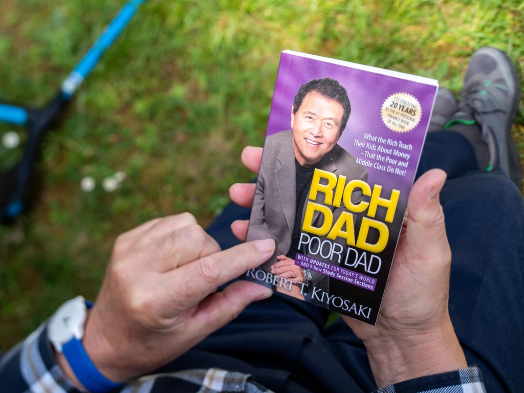 Robert Kiyosaki jest autorem bestsellerowej książki "Bogaty ojciec, Biedny ojciec"