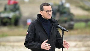 Premier Mateusz Morawiecki obserwuje w środę w Nowej Dębie (woj. podkarpackie) ćwiczenia NIEDŹWIEDŹ-22.
