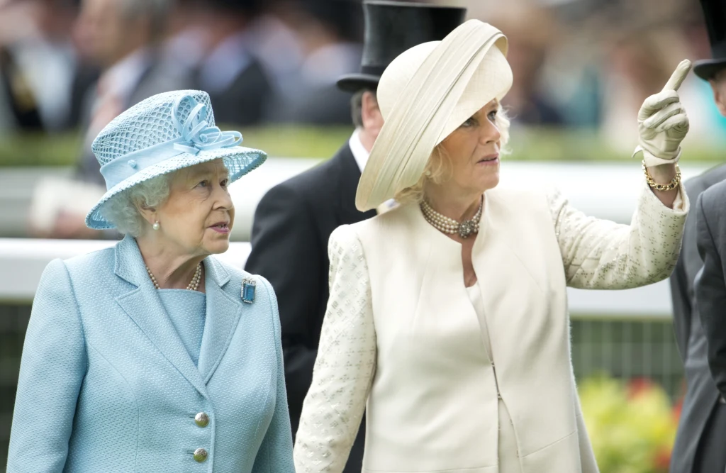 Królowa Elżbieta II, Camilla Parker-Bowles Królowa Elżbieta II, Camilla Parker-Bowles