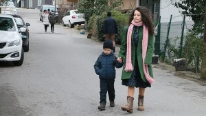 "Zranione ptaki" to popularny turecki serial, emitowany na antenie TVP.  Co wydarzy się w kolejnych odcinkach? Czy Meryem znajdzie w końcu  spokój i szczęście