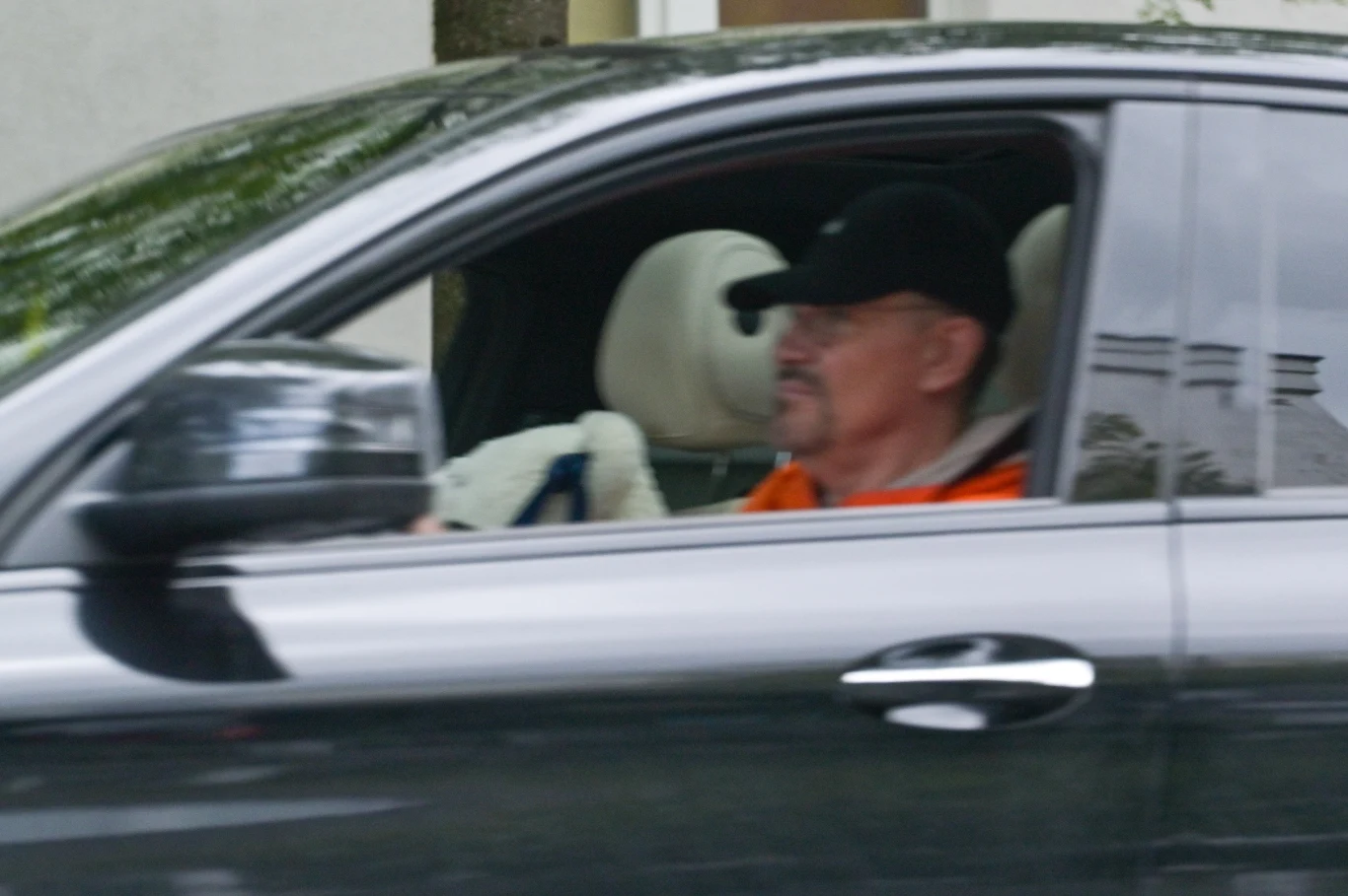 Krzysztof Ibisz za kierownicą Mercedesa GLC Krzysztof Ibisz za kierownicą Mercedesa GLC