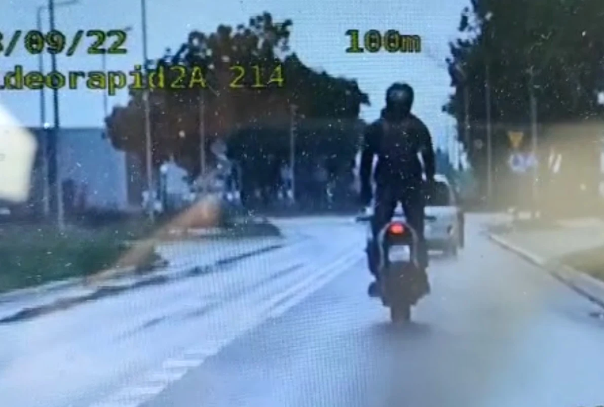 Policjanci uznali, że taka jazda, nawet 60 km/h to zagrożenie bezpieczeństwa w ruchu drogowym. Litości nie mieli Policjanci uznali, że taka jazda, nawet 60 km/h to zagrożenie bezpieczeństwa w ruchu drogowym. Litości nie mieli