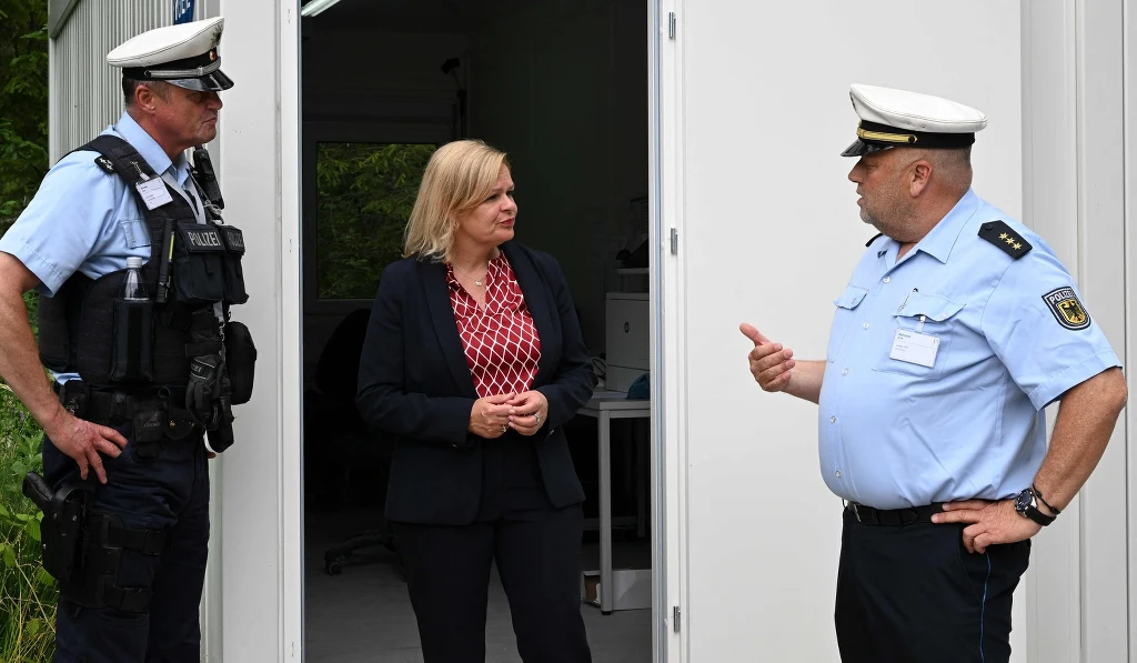 Nancy Faeser (C), minister spraw wewnętrznych Niemiec