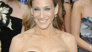 Te dodatki musisz mieć w szafie. Sama Carrie Bradshaw się z nimi nie rozstawała