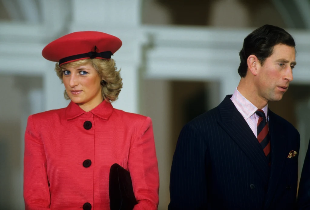 Księżna Diana i książę Karol (obecnie Karol III) Księżna Diana i książę Karol (obecnie Karol III)