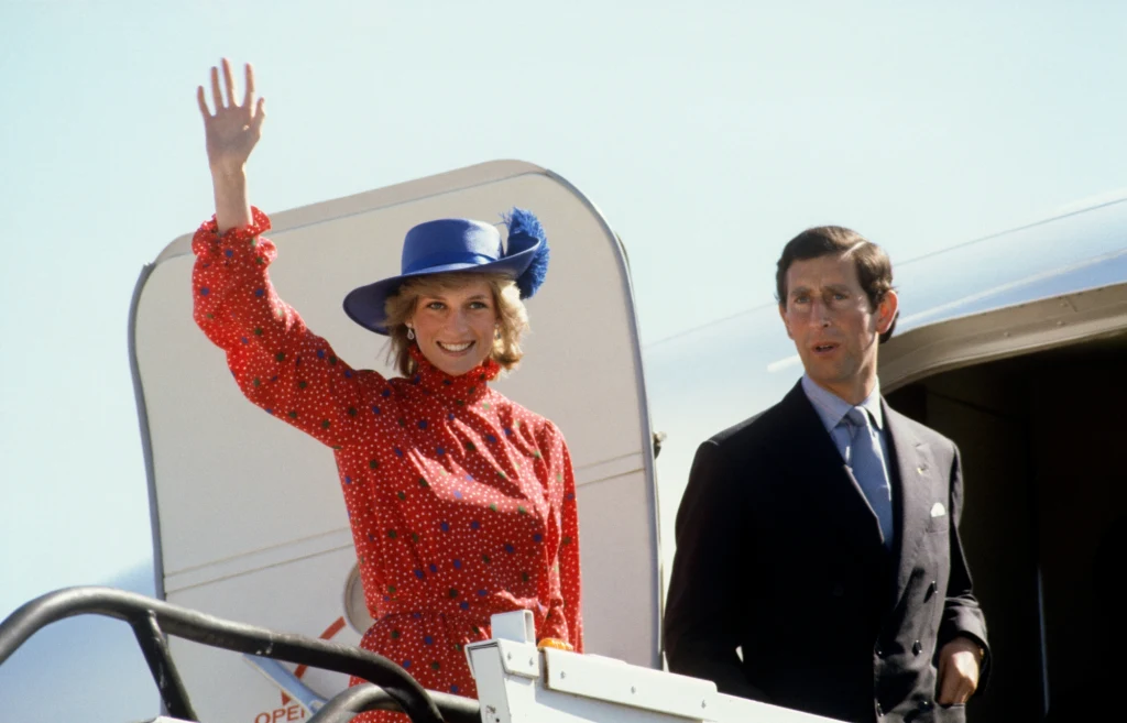 Księżna Diana i książę Karol (obecnie Karol III) Księżna Diana i książę Karol (obecnie Karol III)