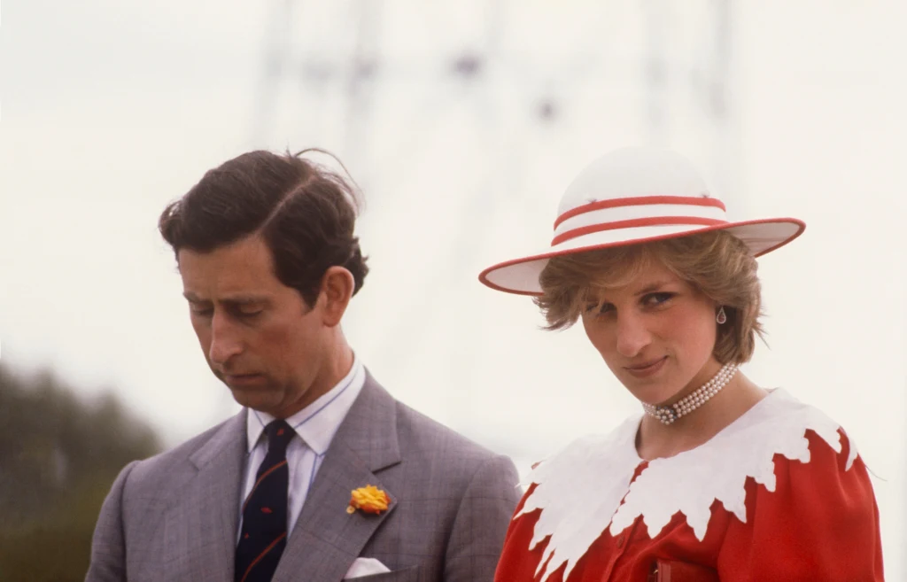 Księżna Diana i książę Karol (obecnie Karol III) Księżna Diana i książę Karol (obecnie Karol III)